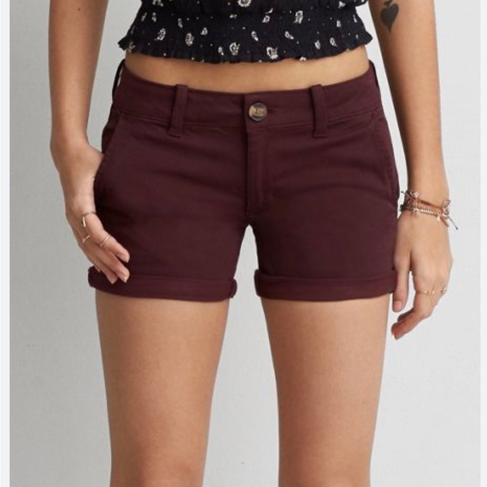 ❤️American Eagle midrise Super stretch dark red midi denim shorts size 4❤️